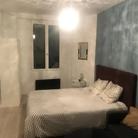 Апартаменты Studio 25m2 Proximite De Paris 20eme *